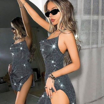 Arias Closet Özel Tasarım Gümüş Payetli Zincir Askılı Yırtmaçlı Parlak Işıltılı Fantezi Mini Club Elbisesi