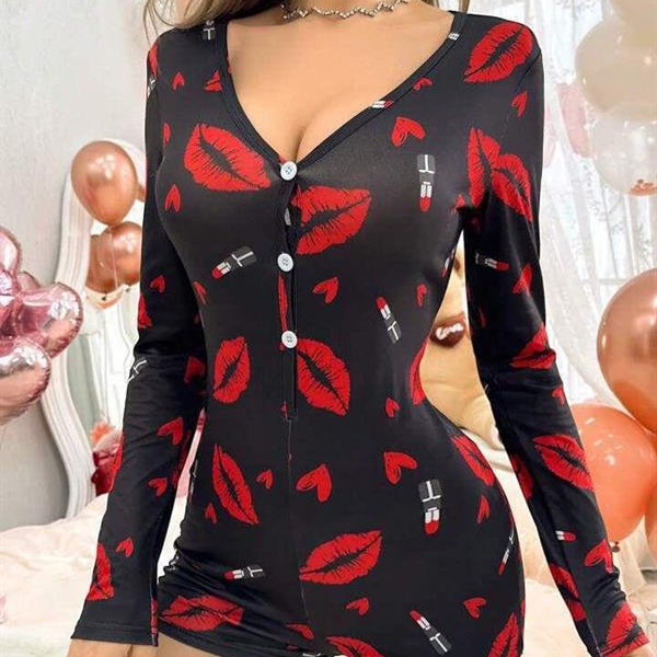 Arias Closet Pamuklu Kırmızı Ruj Ve Öpücük Desenli Düğmeli Uzun Kol Tulum Pijama
