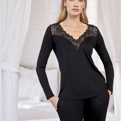 Arias Closet Uzun Kollu Dantelli Ve Dekolteli Pijama Takımı