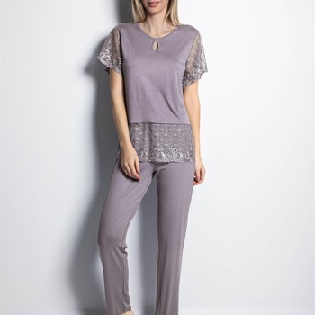Arias Closet Yakası Detaylı Brode Dantelli Pijama Takımı
