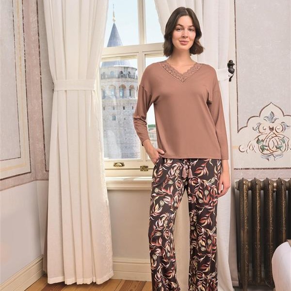 Arias Closet Yaprak Desenli Dantelli V Yaka Büyük Beden Pijama Takımı