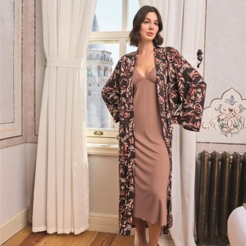 Arias Closet Yaprak Desenli Yırtmaçlı Dantelli Ve Dekolteli Büyük Beden Sabahlık Takımı