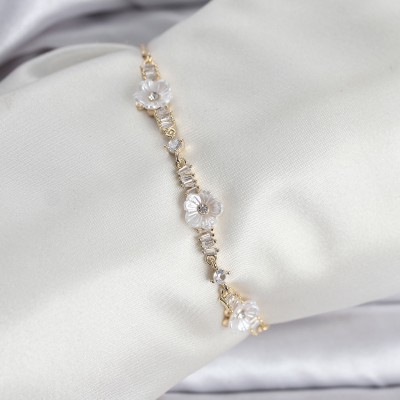 Baget Zirkon Taşlı Çiçek Model Gold Renk Asansörlü Kadın Bileklik