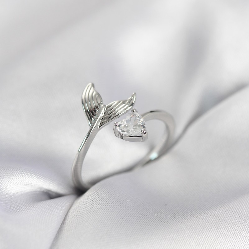 Balık Kuyruğu Model Gümüş Renk Zirkon Taşlı Kadın Yüzük