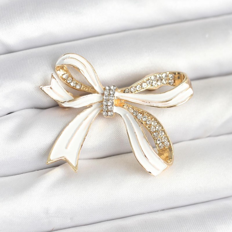 Beyaz Renk Fiyonk Model Broş