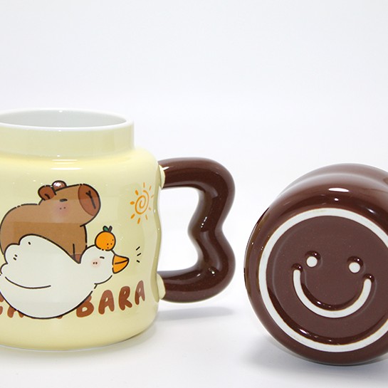 Capybara Tasarımlı Isı Muhafazalı Kapaklı Porselen Bardak