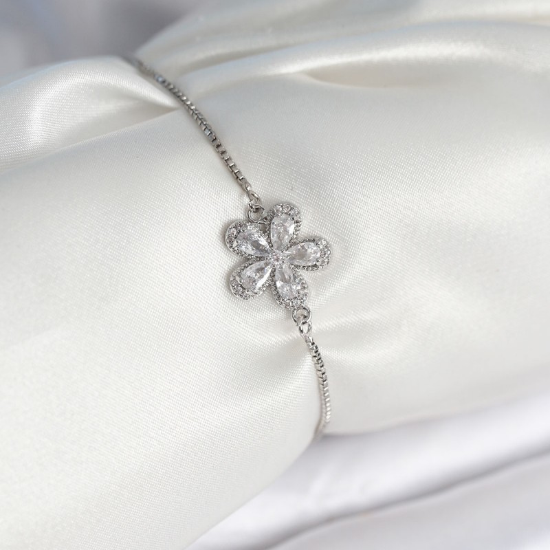 Çiçek Model Asansörlü Gümüş Renk Kadın Bileklik