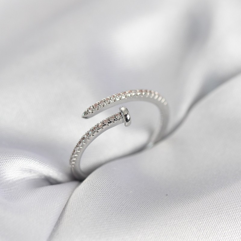 Çivi Model Zirkon Taşlı Gümüş Renk Kadın Yüzük