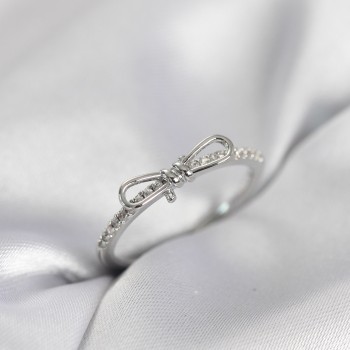 Fiyonk Model Zirkon Taşlı Gümüş Renk Kadın Yüzük