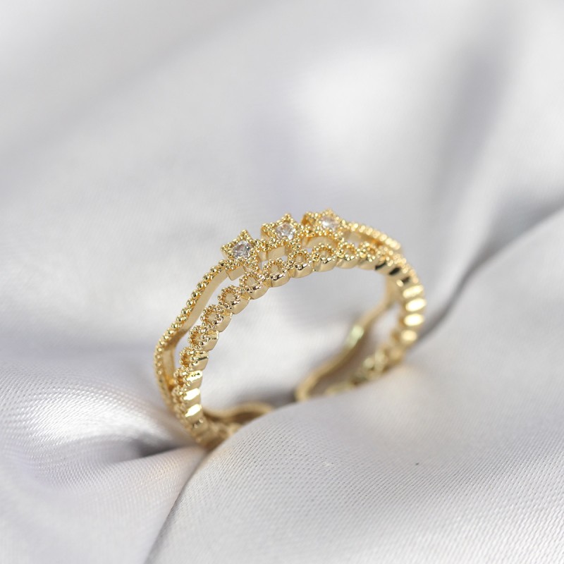 Gold Renk Minimal Yıldızlı Model Kadın Yüzük