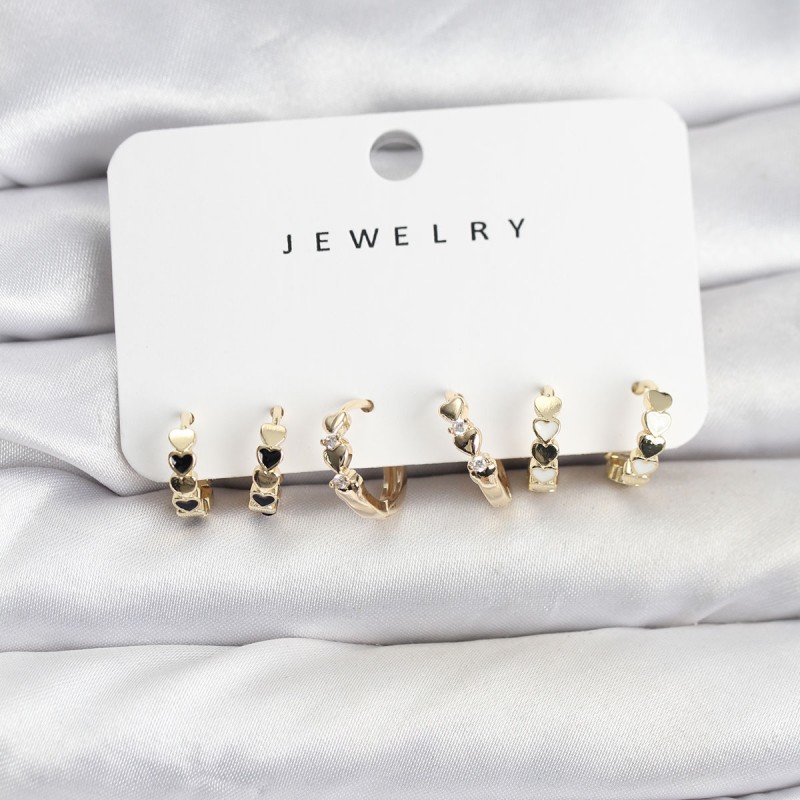 Gold Renk Pirinç Minimal Kalp Detaylı Kadın Küpe Seti