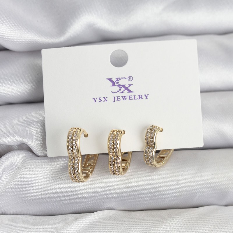 Gold Renk Pirinç Zirkon Taşlı Kalpli Kadın Küpe