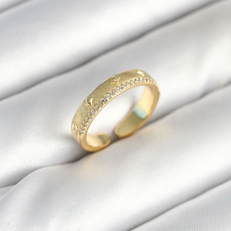 Gold Renk Şerit Zirkon Taşlı Kadın Yüzük