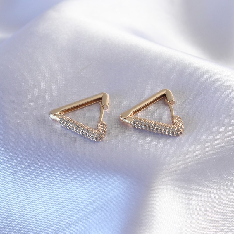 Gold Renk Zirkon Taşlı Üçgen Model Kadın Küpe