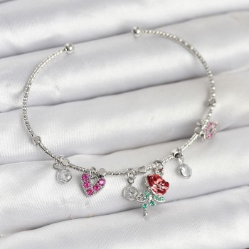 Gül Charmlı Gümüş Renk Pirinç Kadın Bileklik