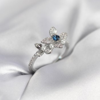 Gümüş Renk Çiçek Model Zirkon Taşlı Kadın Yüzük