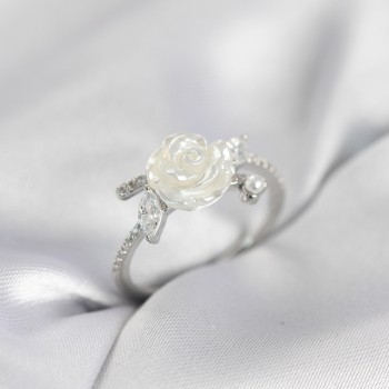 Gümüş Renk Gül Model Zirkon Taşlı Kadın Yüzük