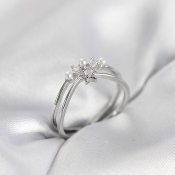 Gümüş Renk İncili Yıldız Model Zirkon Taşlı Kadın Yüzük