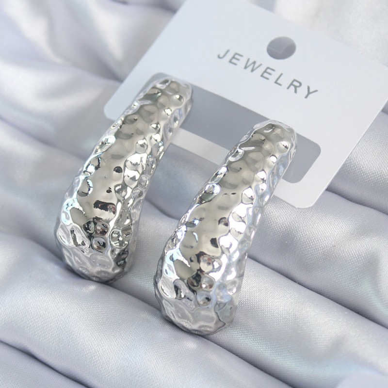 Gümüş Renk İşleme Detay Pirinç Kadın Küpe