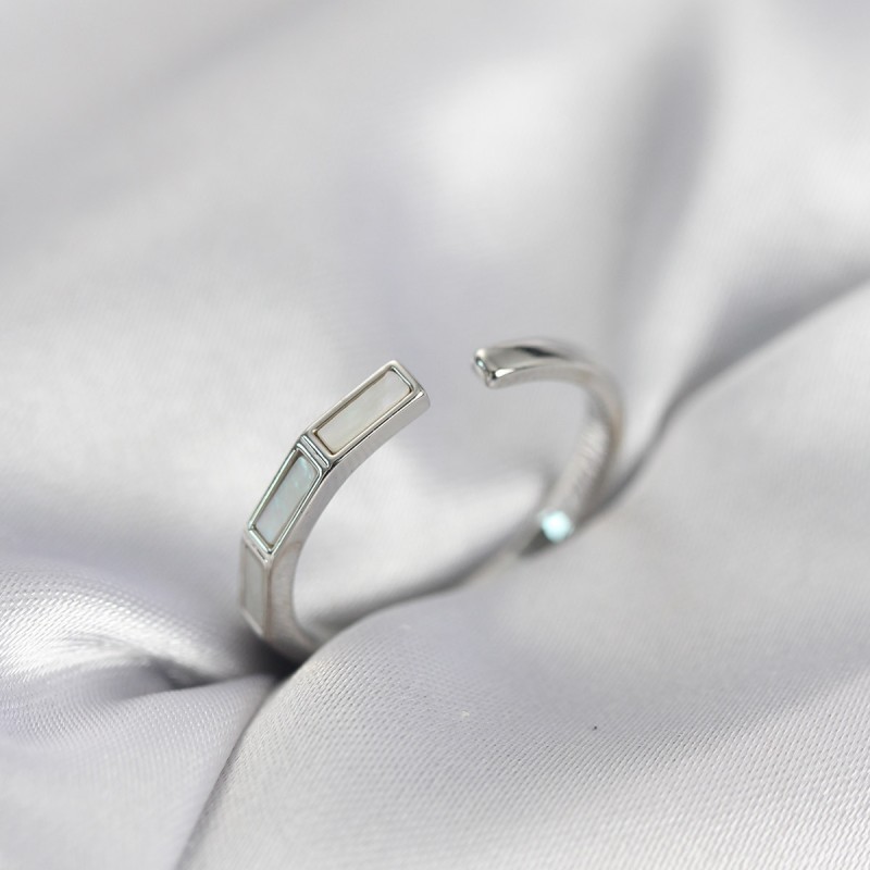 Gümüş Renk Sedefli Çubuk Model Kadın Yüzük