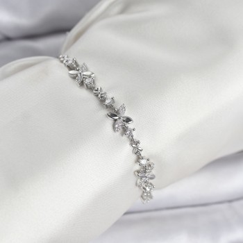 Gümüş Renk Yonca Model Zirkon Taşlı Asansörlü Kadın Bileklik