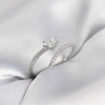 Gümüş Renk Zirkon Taşlı Kuyruklu Kalp Model Kadın Yüzük