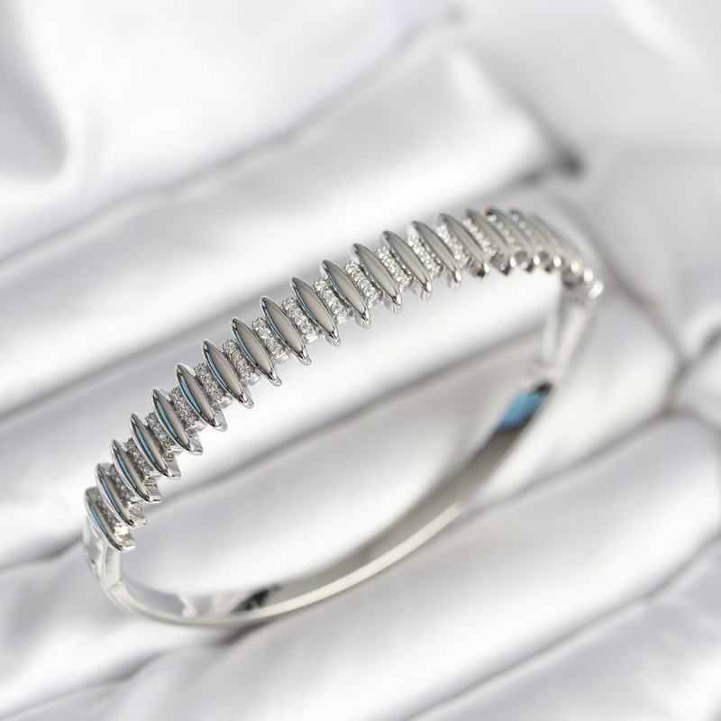 Gümüş Renk Zirkon Taşlı Pirinç Kadın Kelepçe