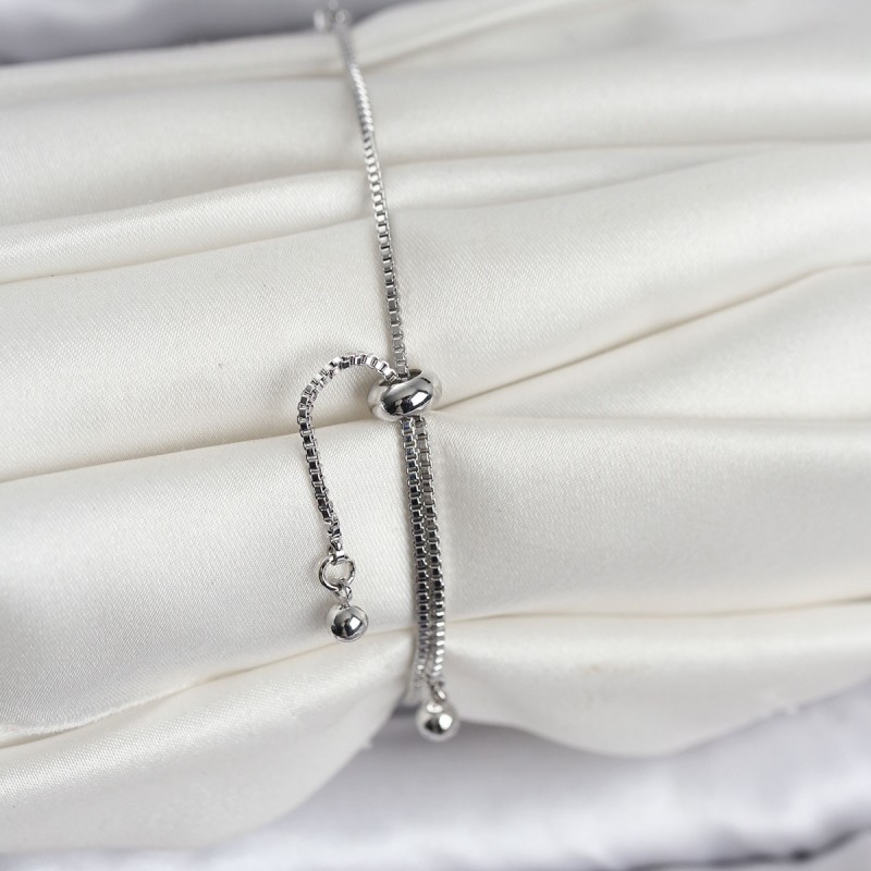 Gümüş Renk Zirkon Taşlı Sıralı Yonca Model Asansörlü Kadın Bileklik