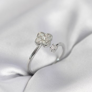 Gümüş Renk Zirkon Taşlı Yonca Model Kadın Yüzük