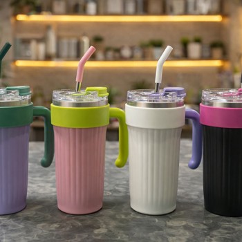 Isı Muhafazalı Kulplu Ve Pipetli Çelik Termos Kupa Bardak