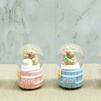 Kapibara Tasarımlı Işıklı Kar Küresi 