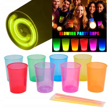 Karanlıkta Yanan Mega Glow Bardaklar 8 Adet