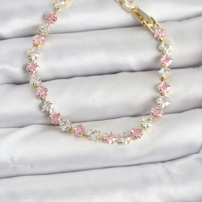 Kare Zirkon Taşlı Gold Renk Kadın Bileklik