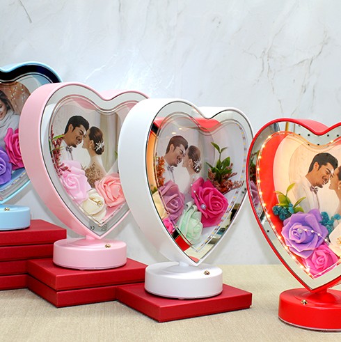 Kişiye Özel Fotoğraf Alanlı Kalpli Led Çerçeve Model 2