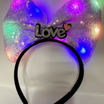 Led Işıklı Gümüş Love Yazılı Lila Fiyonk Taç