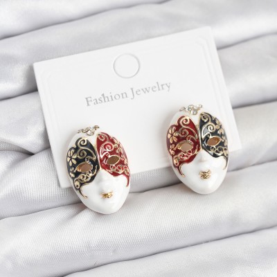 Maske Model Pirinç Kadın Küpe