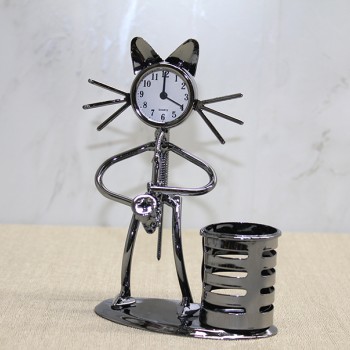 Metal Saksafon Çalan Müzisyen Kedi Saat Ve Kalemlik 