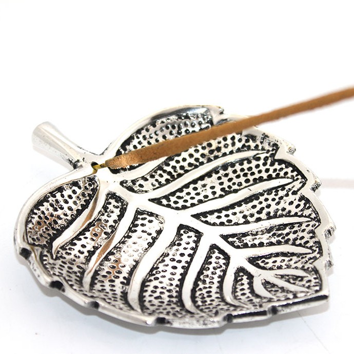 Metal Yaprak Tasarımlı Tütsülük Model 1 