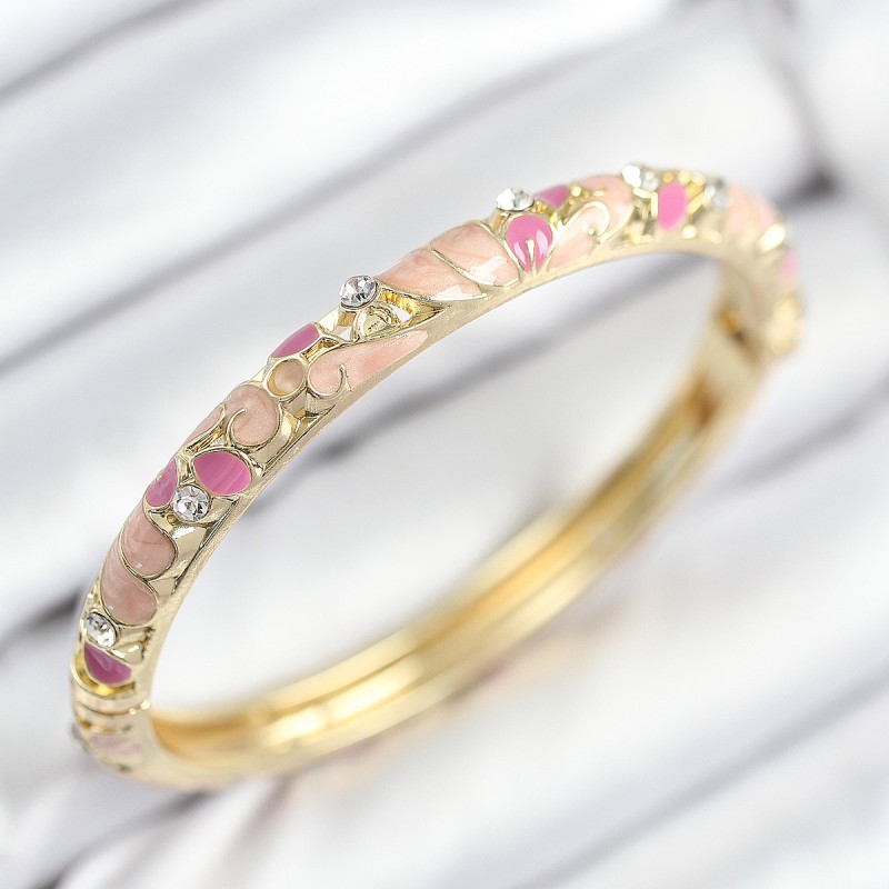 Mineli Pirinç Zirkon Taşlı Pembe Çiçek Motifli Gold Kadın Kelepçe