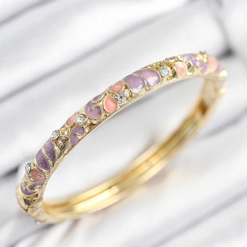 Mineli Pirinç Zirkon Taşlı Pembe Mor Çiçek Motifli Gold Kadın Kelepçe