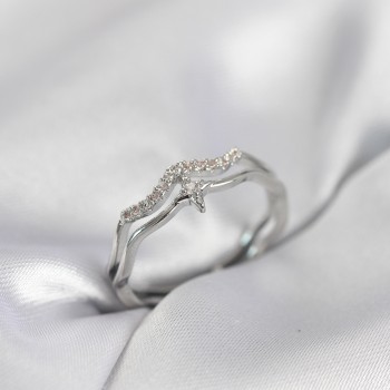 Minimal Yıldız Model Gümüş Renk Zirkon Taşlı Kadın Yüzük