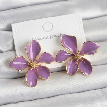 Mor Mineli Çiçek Model Pirinç Kadın Küpe