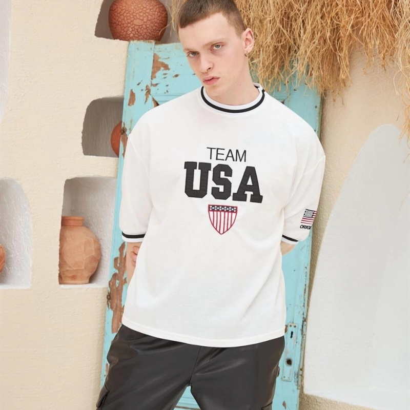 Nakış İşlemeli Ribanalı Oversize T-shirt - Beyaz