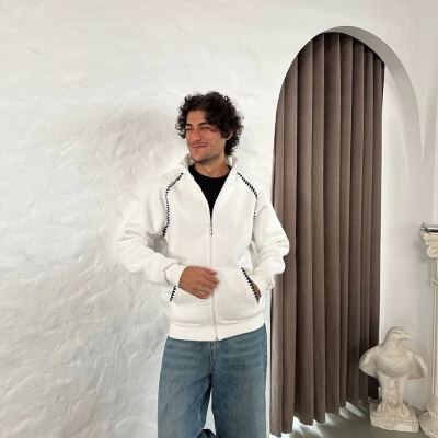 Oversize Dik Yaka Fermuarlı Sweatshirt - Zincir Nakışli Kanguru Cepli - Beyaz -