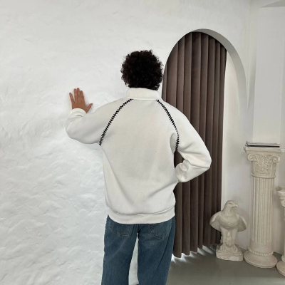 Oversize Dik Yaka Fermuarlı Sweatshirt - Zincir Nakışli Kanguru Cepli - Beyaz -