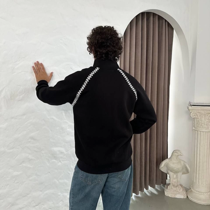 Oversize Dik Yaka Fermuarlı Sweatshirt - Zincir Nakışli Kanguru Cepli - Siyah -