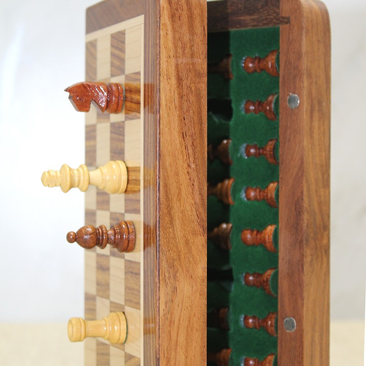 Özel Vernikli Mıknatıs Taşlı Ahşap Katlanabilir Kutulu Satranç Oyunu 12.5 Cm