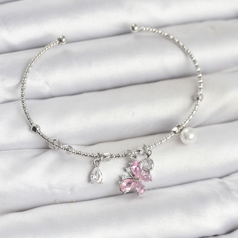 Pembe Kelebek Charmlı Gümüş Renk Kadın Bileklik