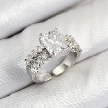 Pirinç  Büyük Zirkon Taşlı Model Gümüş Renk Kadın Yüzük