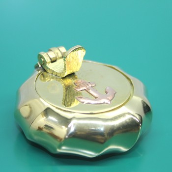 Pirinç Çapalı Kapaklı Küllük 5 Cm